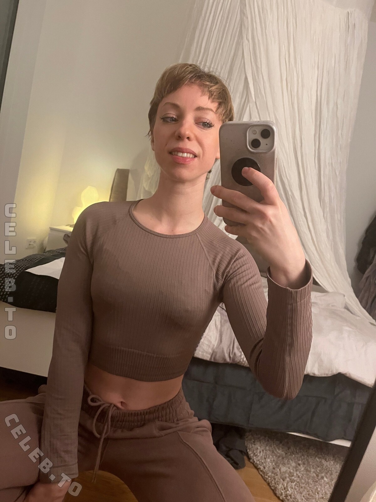 Die wilde Veganerin nude photo 3