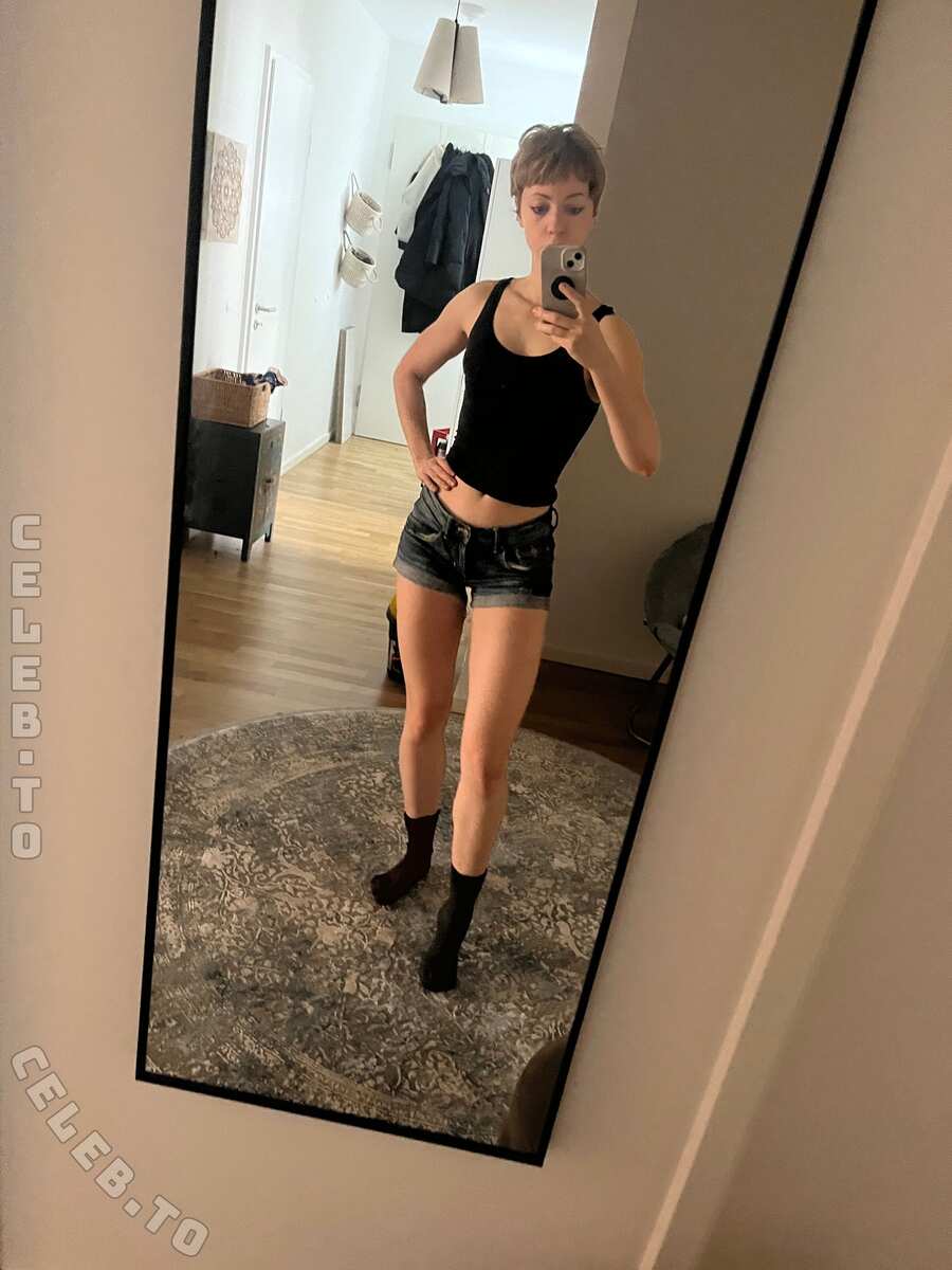 Die wilde Veganerin nude photo 3