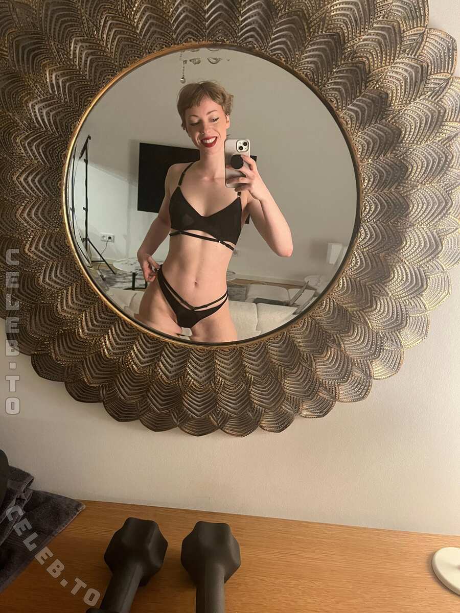 Die wilde Veganerin nude photo 4