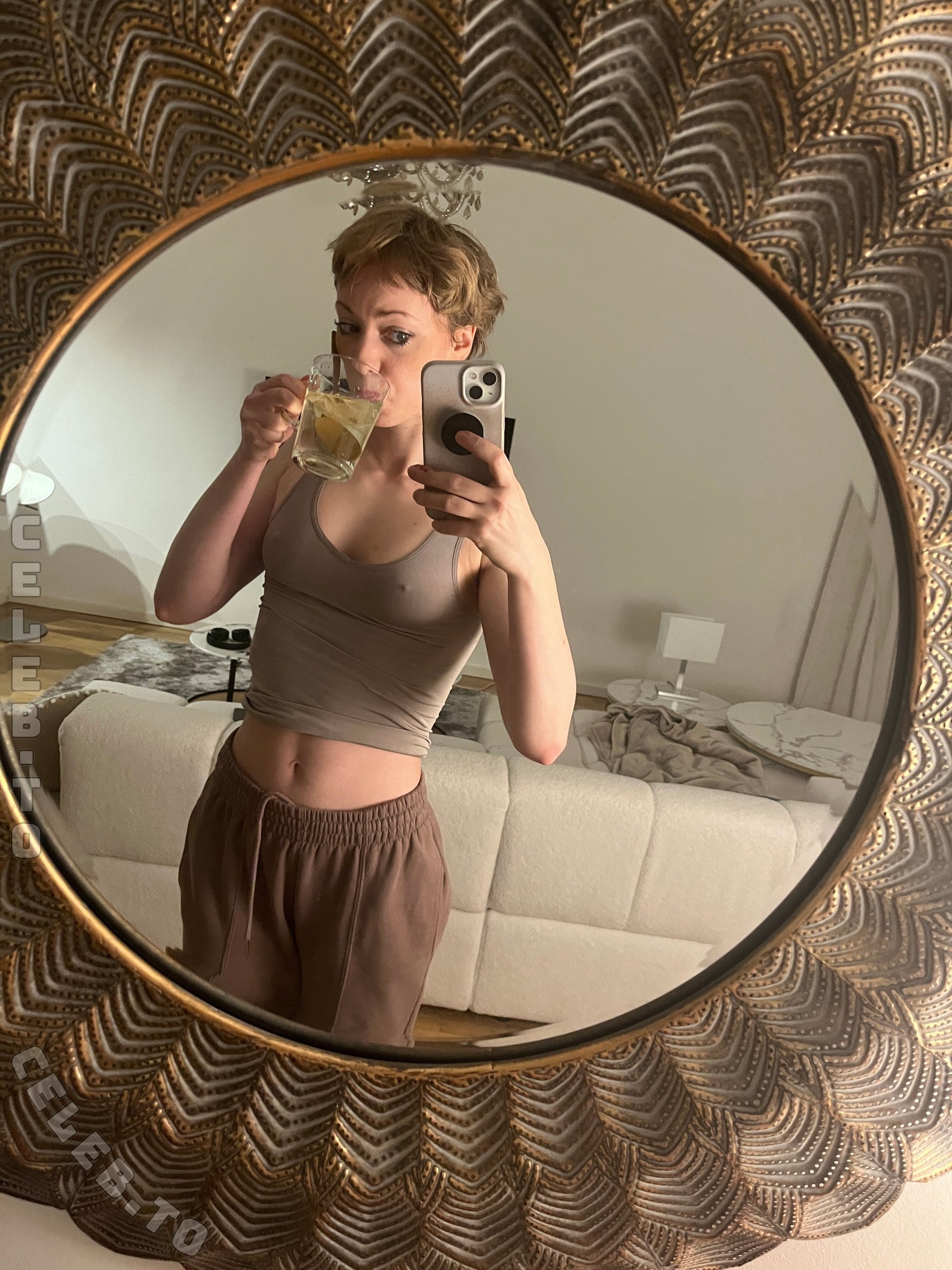Die wilde Veganerin nude photo 1