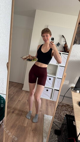 Die wilde Veganerin nude photo 2