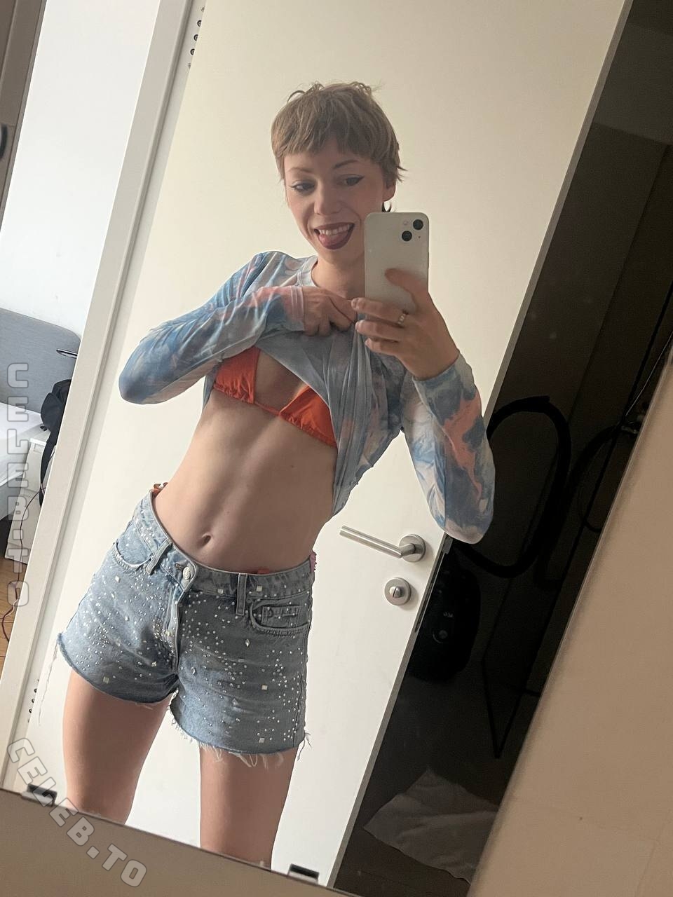 Die wilde Veganerin nude photo 2