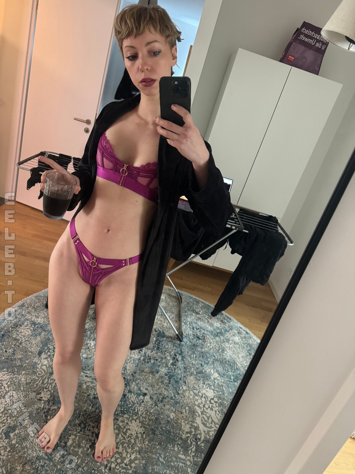 Die wilde Veganerin nude photo 1