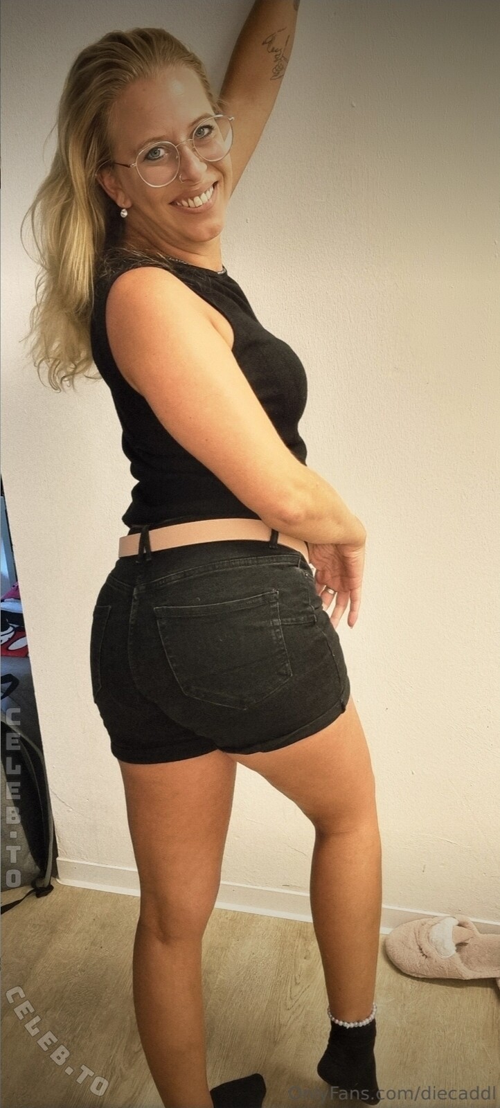 DieCaddl nude photo 7