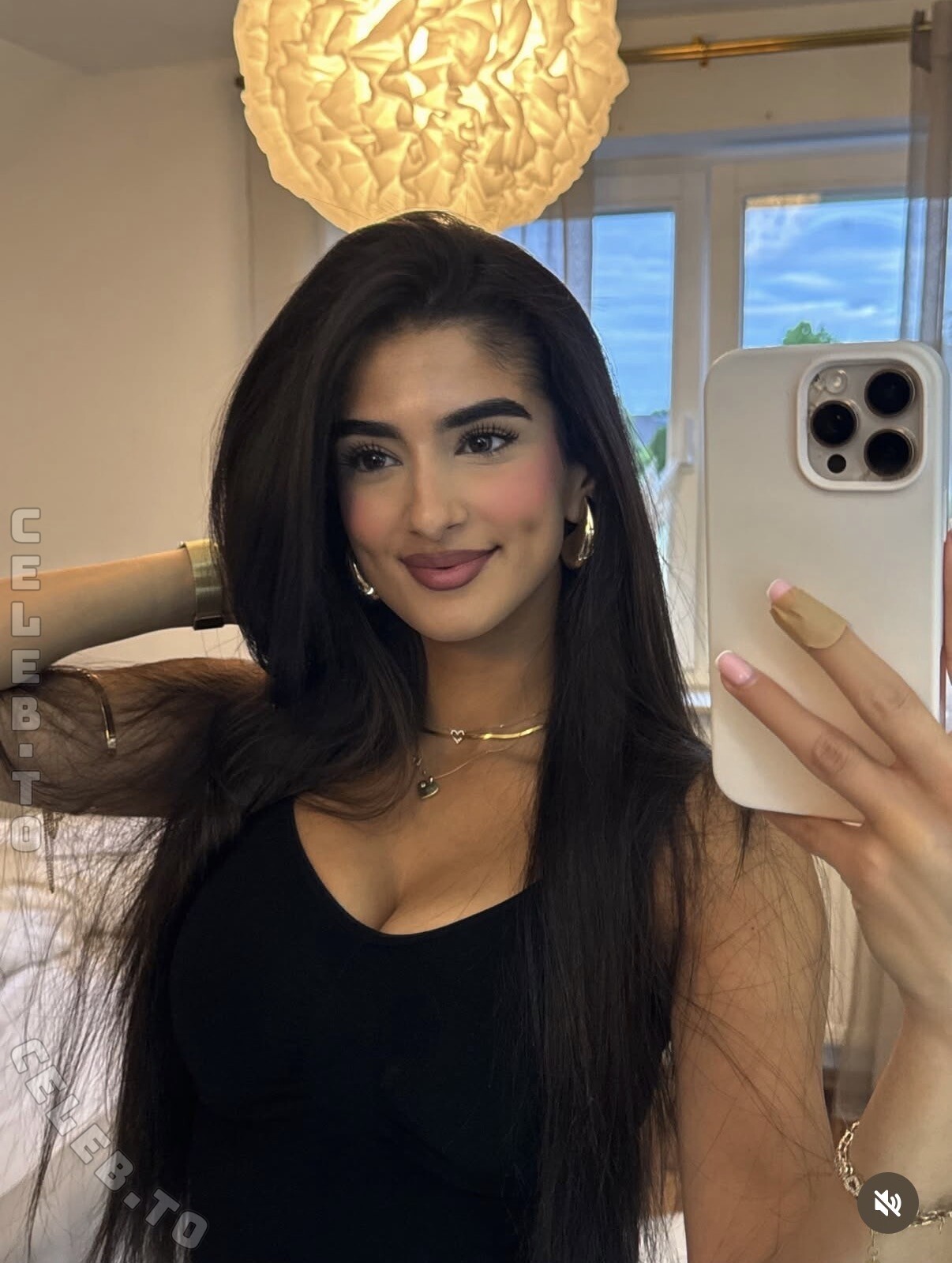Dilan Durgun nude photo 1