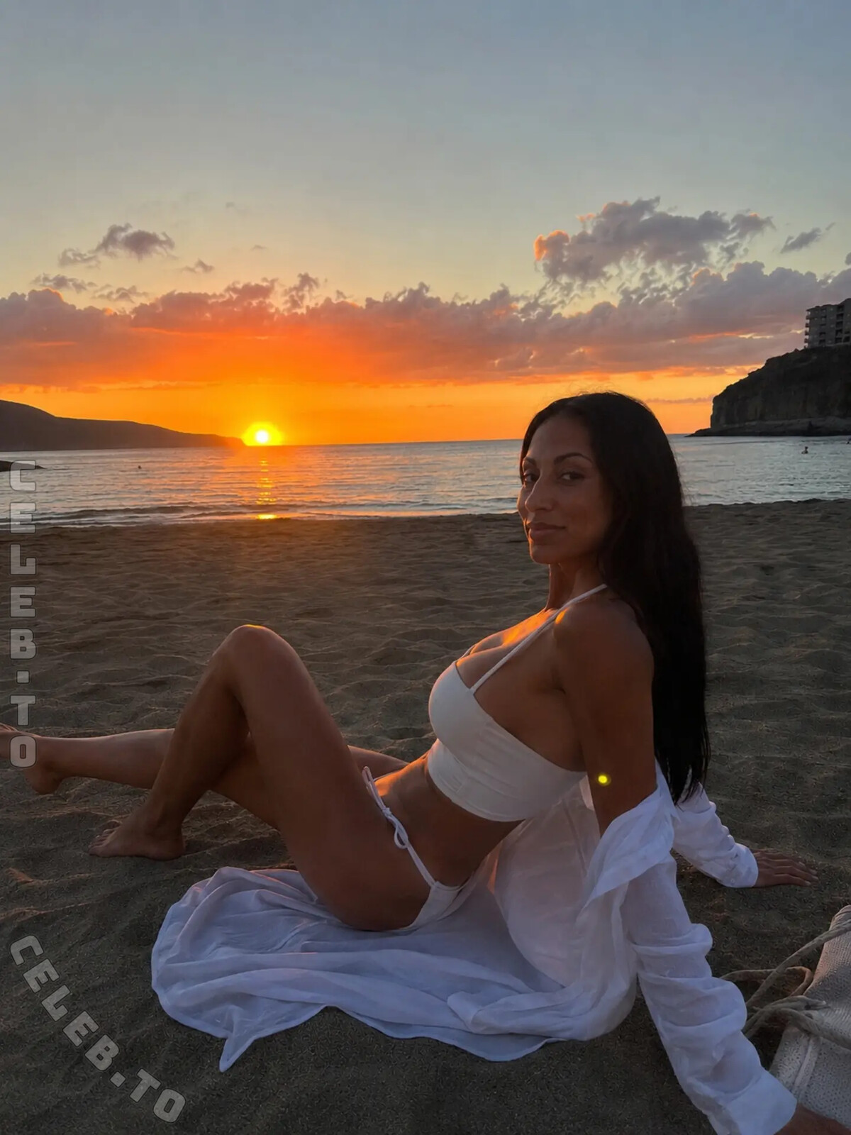 Dina Farida Becker nude photo 3