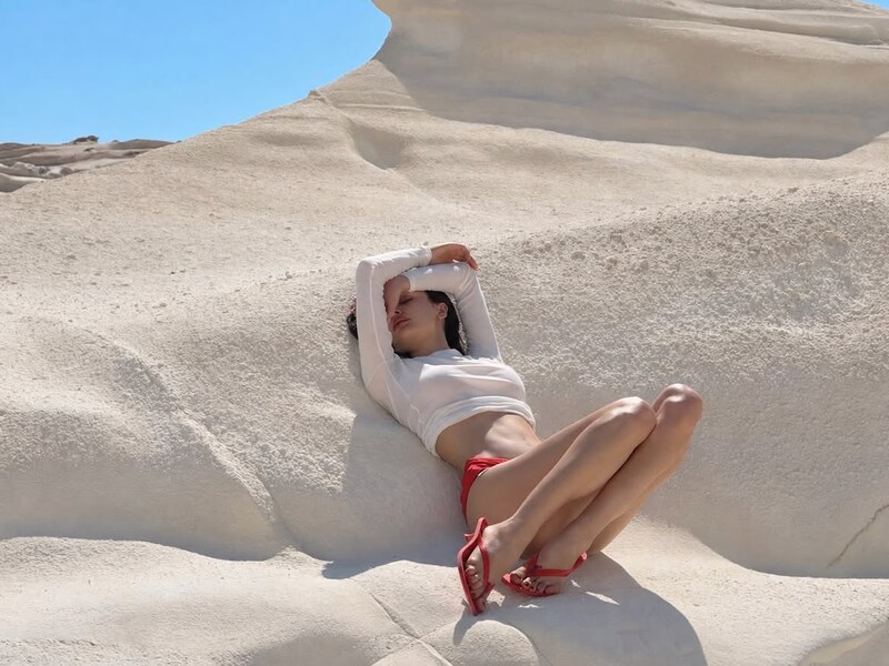 Dina Saeva nude photo 3