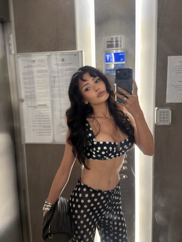 Dina Saeva nude photo 7