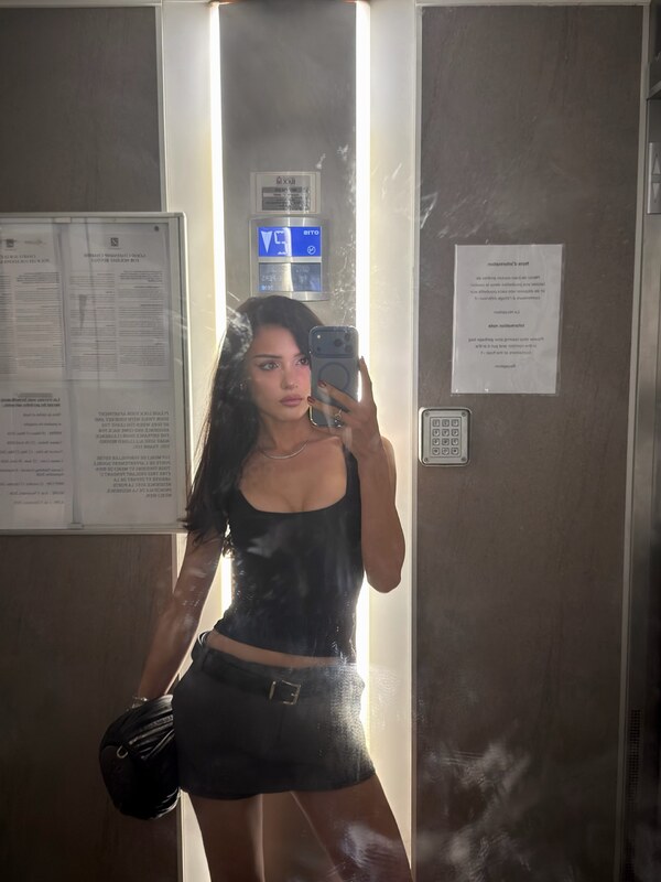 Dina Saeva nude photo 8