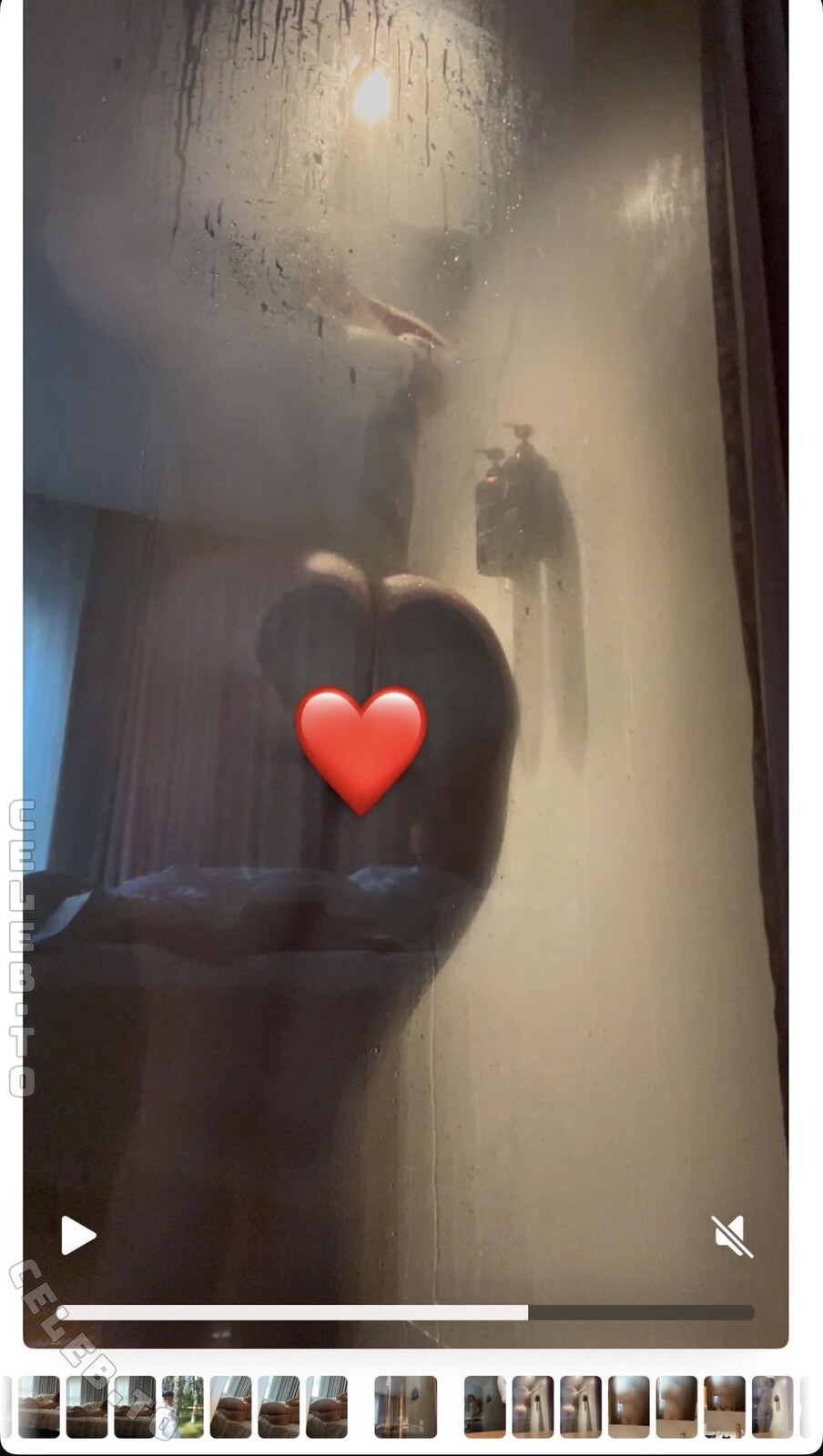 Dina nude photo 8