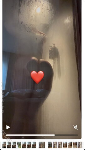 Dina nude photo 2