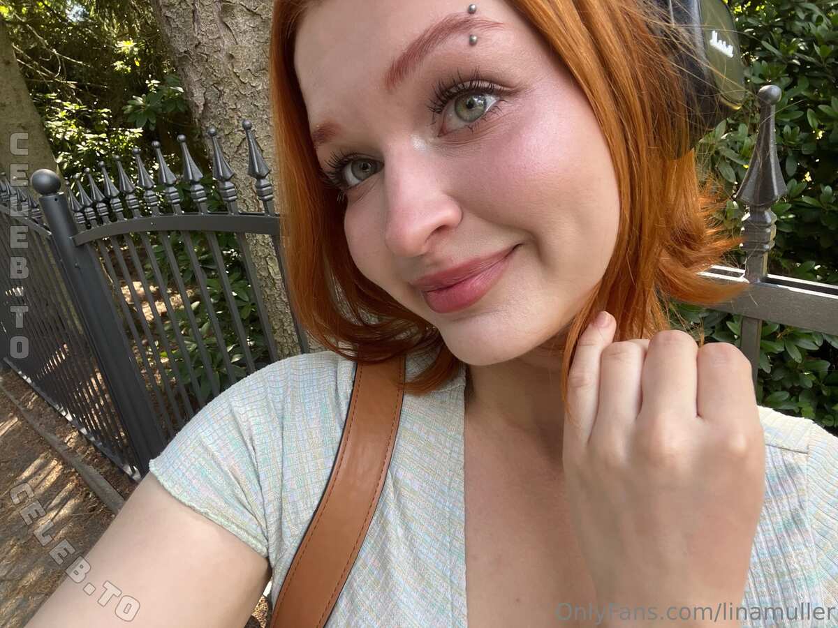Dina nude photo 11