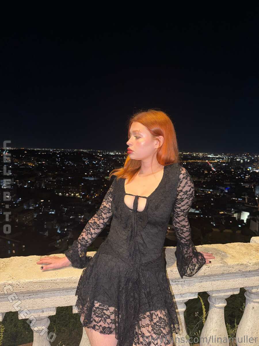 Dina nude photo 2