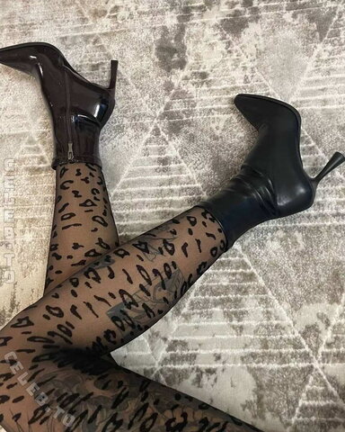 DinaHot nude photo 2