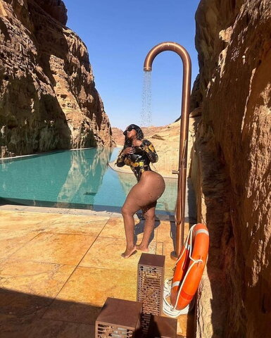 Dineo Moloisane nude photo 5
