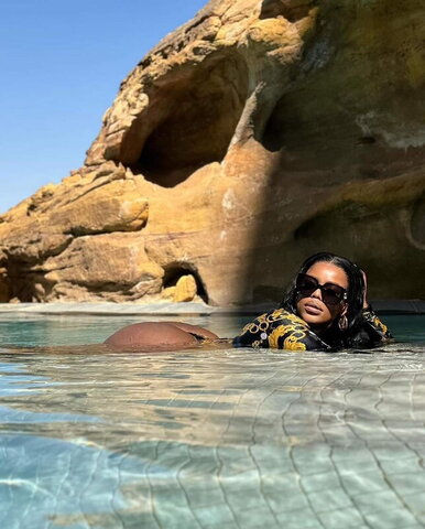 Dineo Moloisane nude photo 3