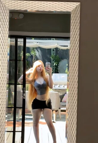Diovana Konigsreuter nude photo 36
