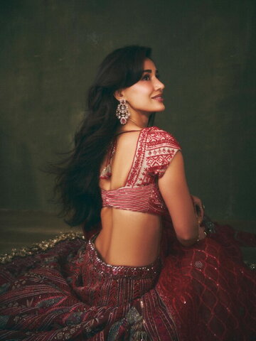 Disha Patani nude photo 12