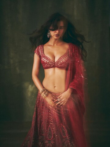 Disha Patani nude photo 8