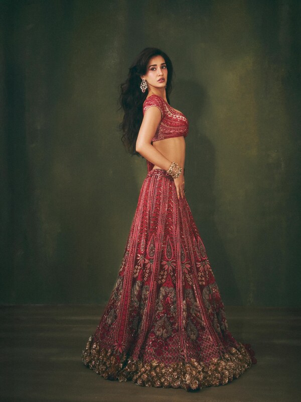 Disha Patani nude photo 14