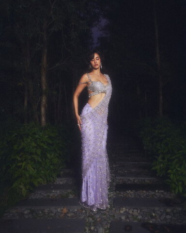 Disha Patani nude photo 10
