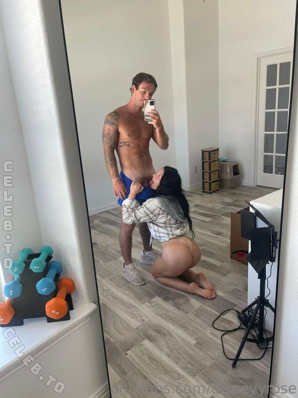 Disneyyrose nude photo 2