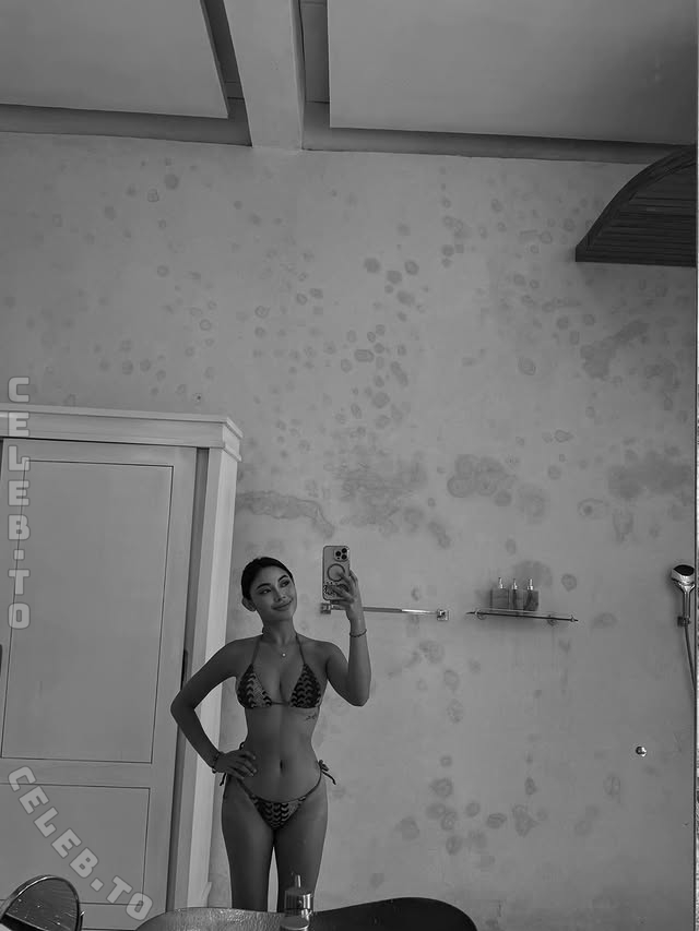 Divine Villareal nude photo 14