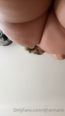 DJ Hannah B nude photo 18