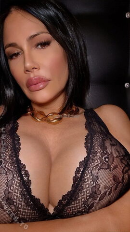 Djamila Rowe nude photo 7