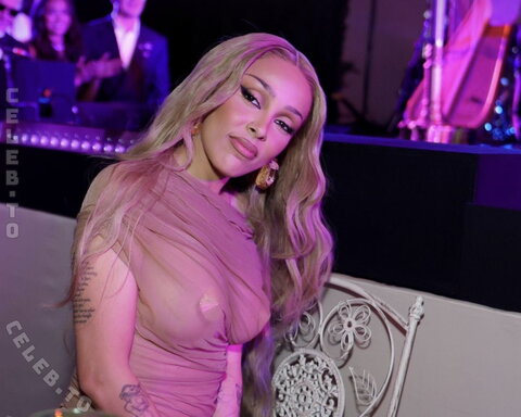 Doja Cat nude photo 2