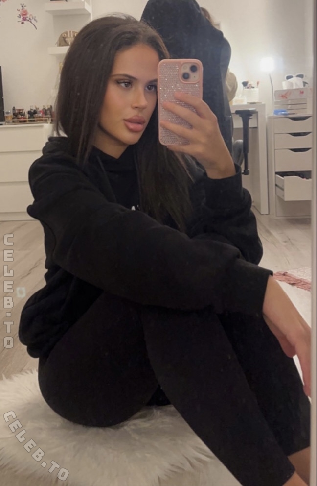 doloryva nude photo 22