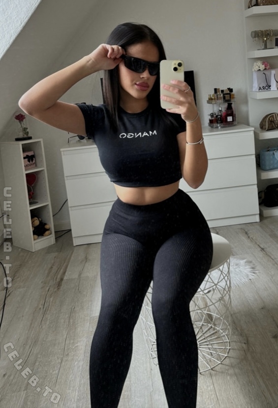 doloryva nude photo 23