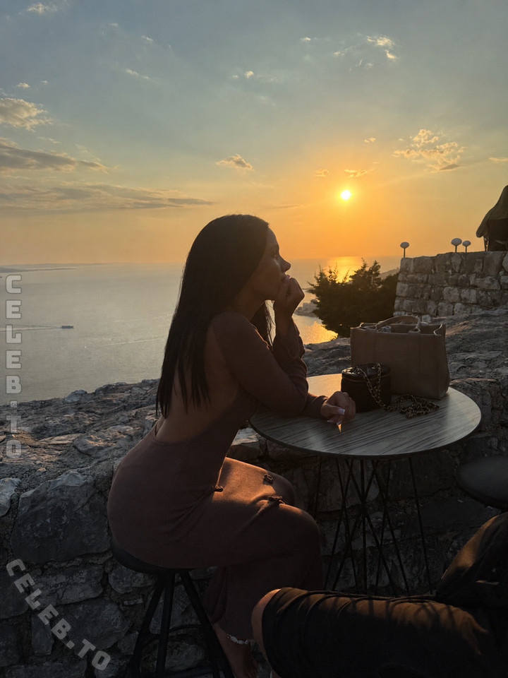 doloryva nude photo 2