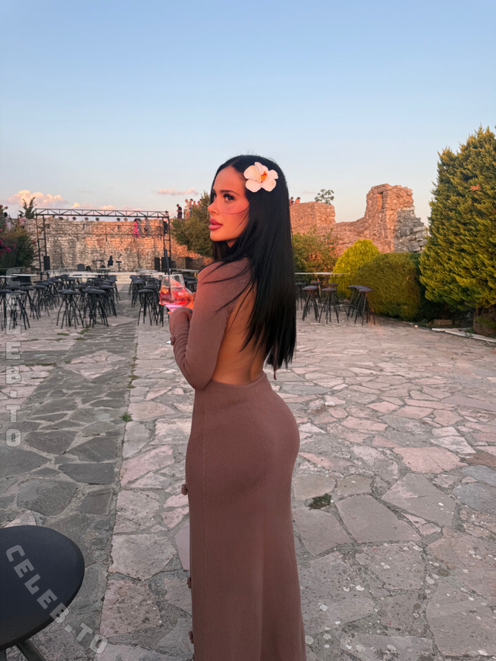 doloryva nude photo 3