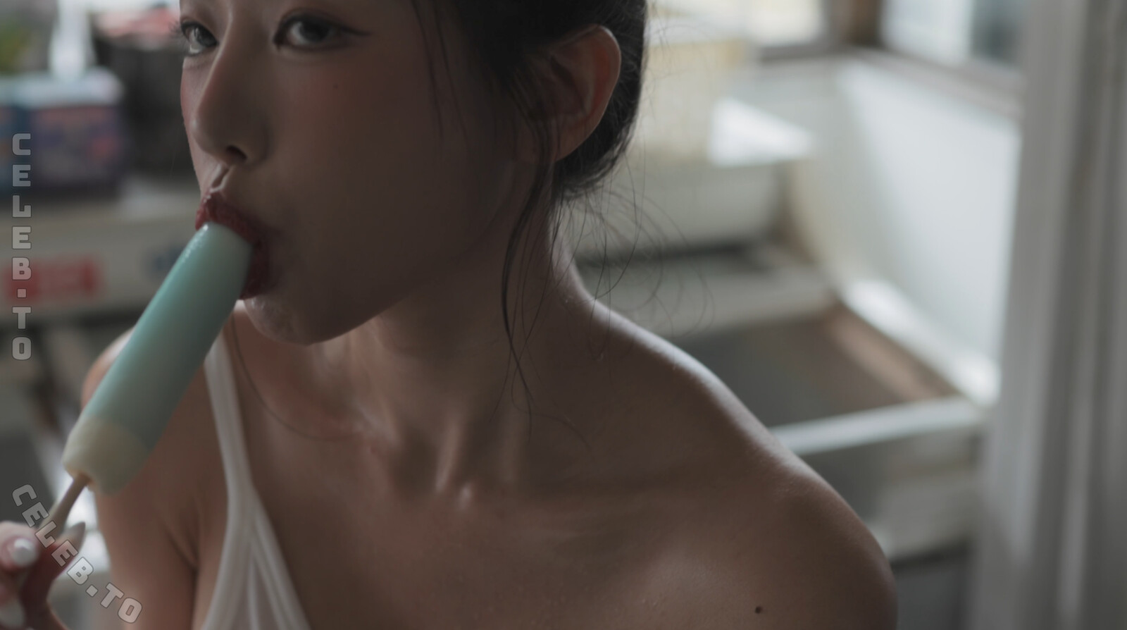 Donggeuran nude photo 2