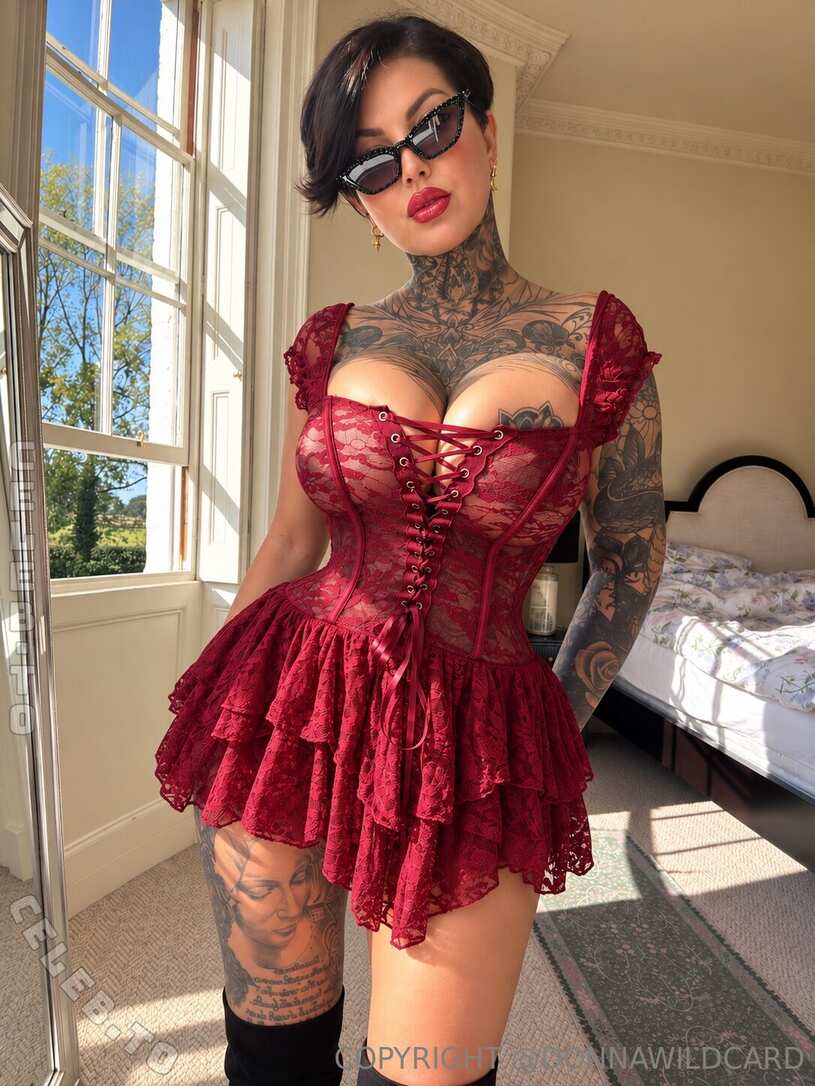 Donna wild cat nude photo 3