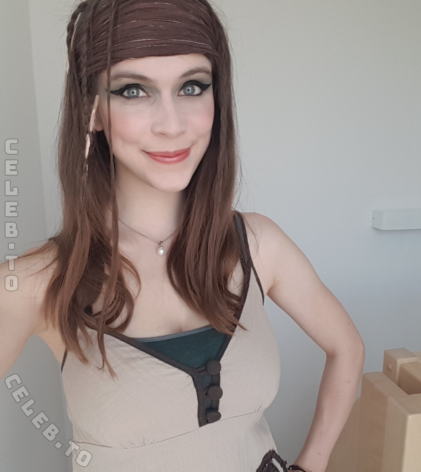 Dont Trust The Rabbit nude photo 3
