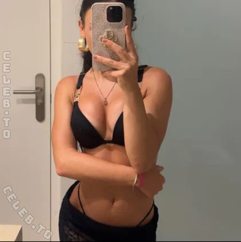Doreen Gnadi nude photo 13