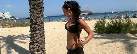 Doreen Gnadi nude photo 12
