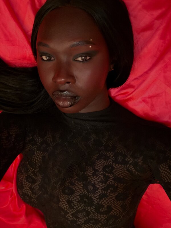 Doshadeng nude photo 2