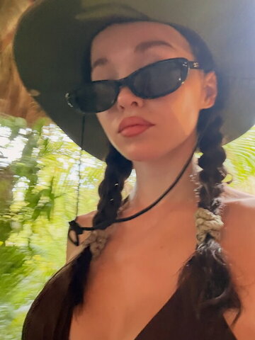 Dove Cameron nude photo 17