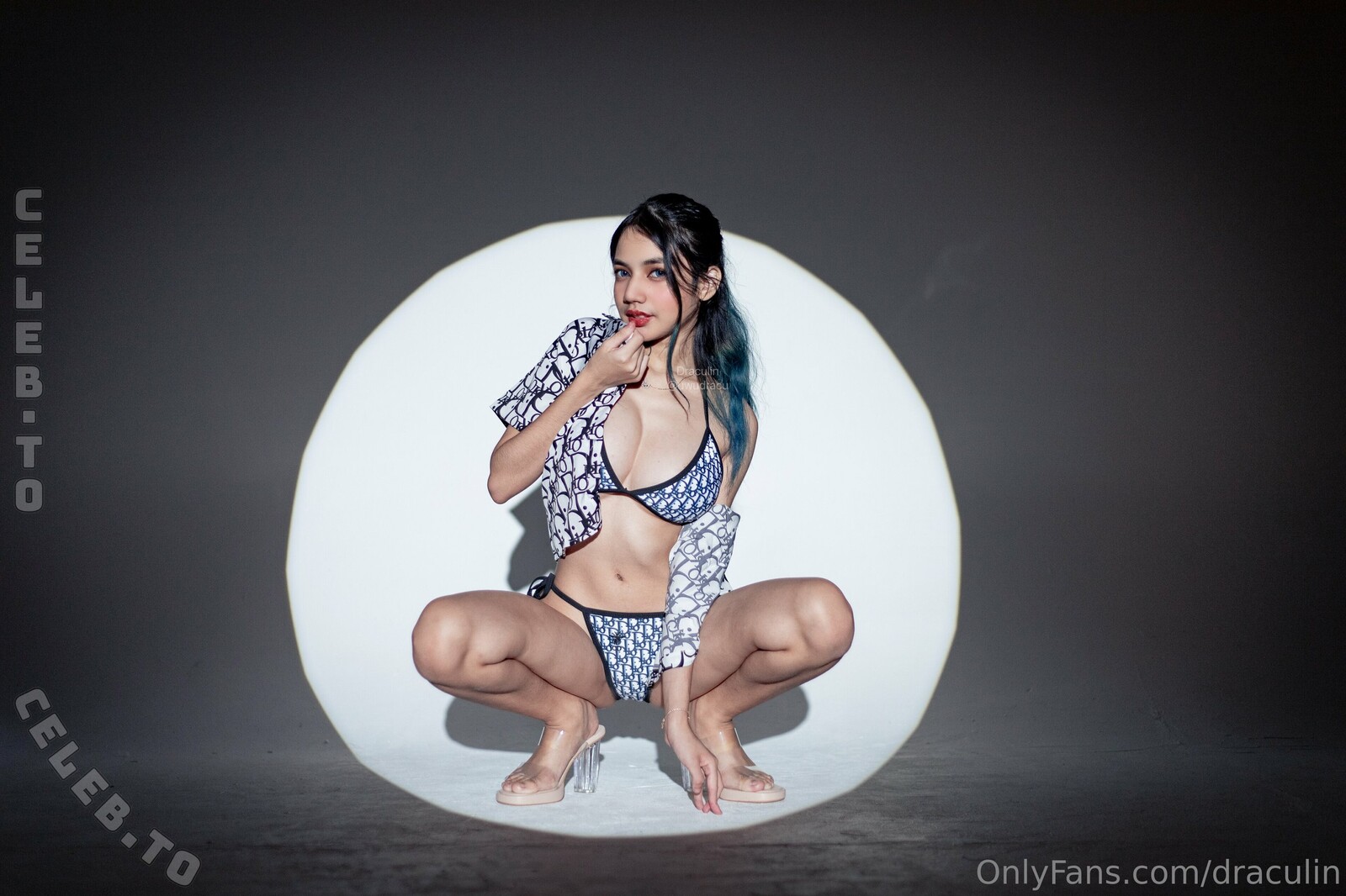 Draculin nude photo 12