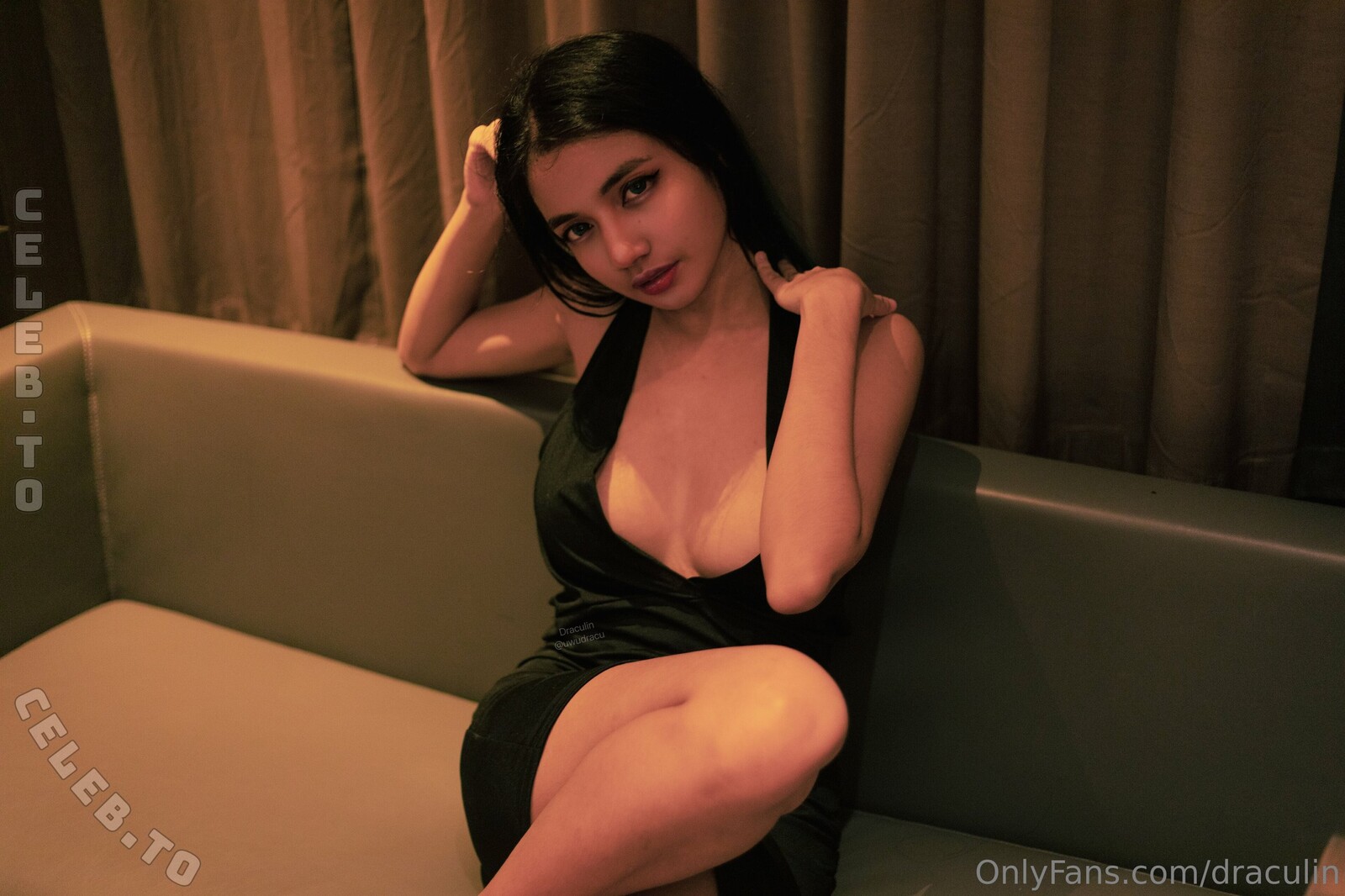 Draculin nude photo 1