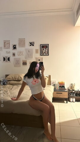 Dreamylilvivi nude photo 13
