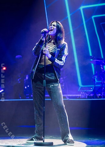 Dua Lipa photo 4
