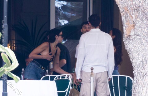 Dua Lipa nude photo 8