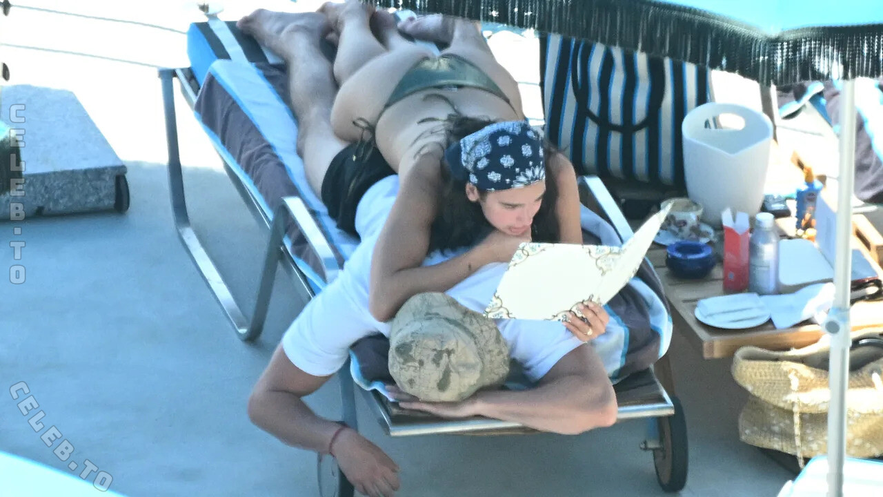 Dua Lipa nude photo 4