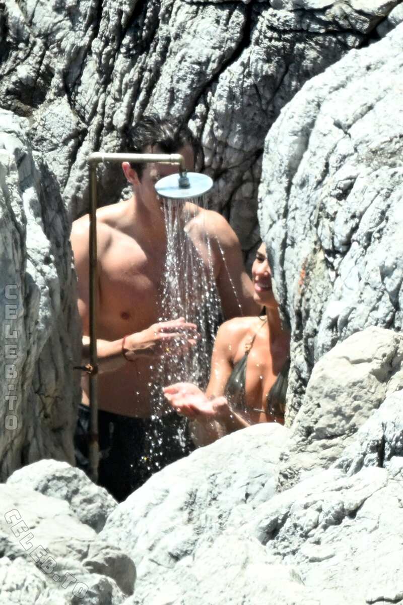 Dua Lipa nude photo 15