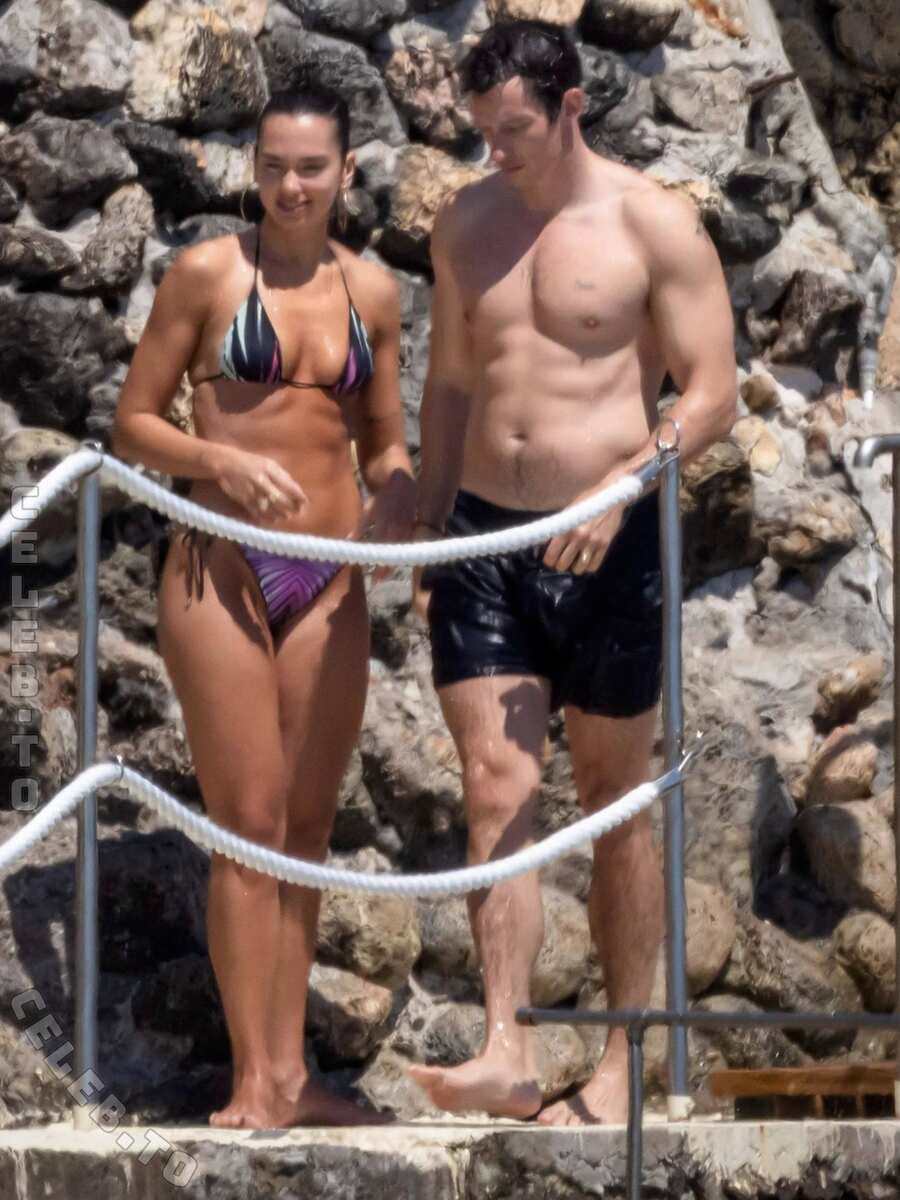Dua Lipa nude photo 2