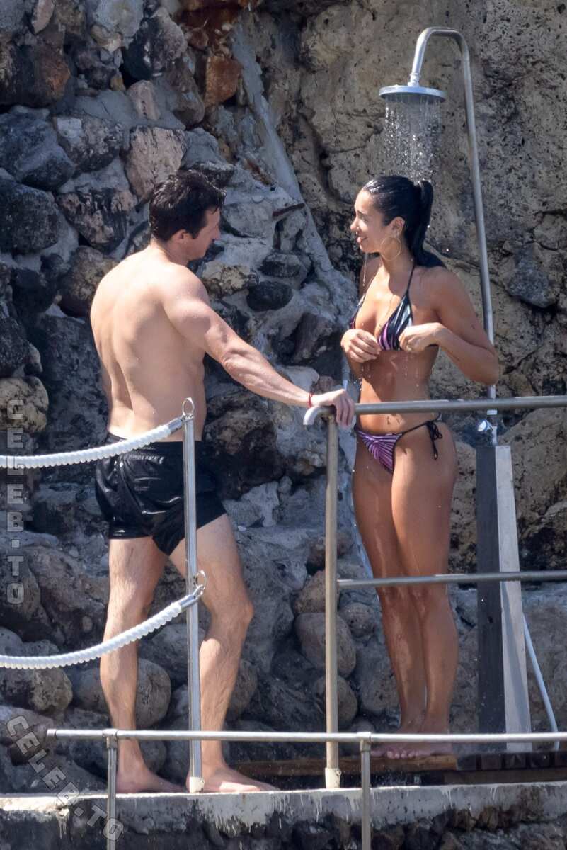 Dua Lipa nude photo 7
